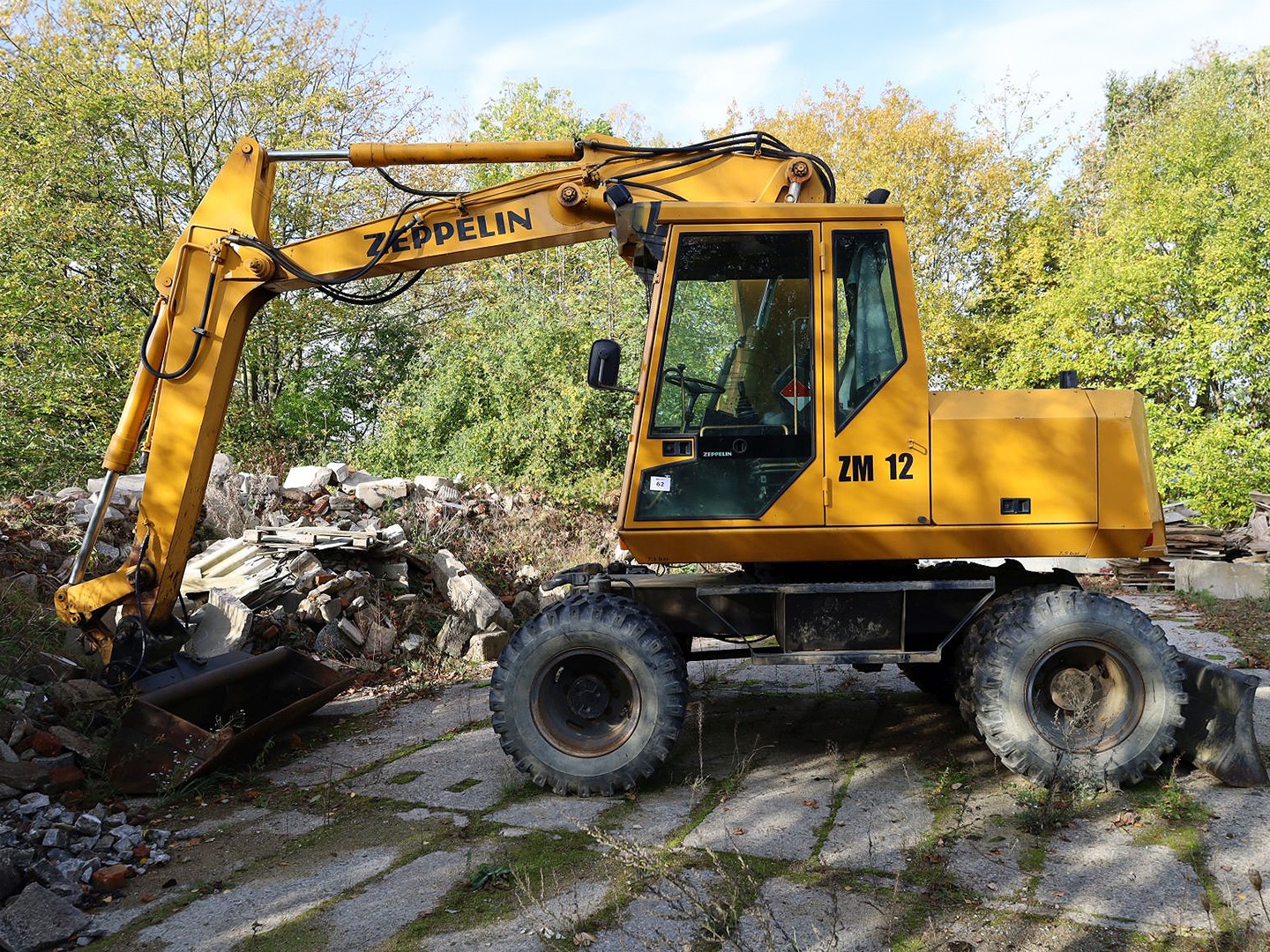 Oldtimer, Baumaschinen, Gabelstapler und mehr aus Betriebsschließung